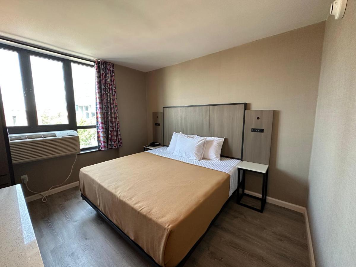 Regal Inn & Suites New York Laguardia Hotel Εξωτερικό φωτογραφία